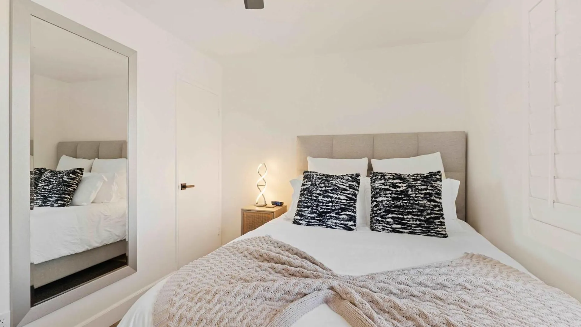 4Bd L Pool & Tennis Access L 5 Mi Downtown Ps Palm Springs 0*,  United States